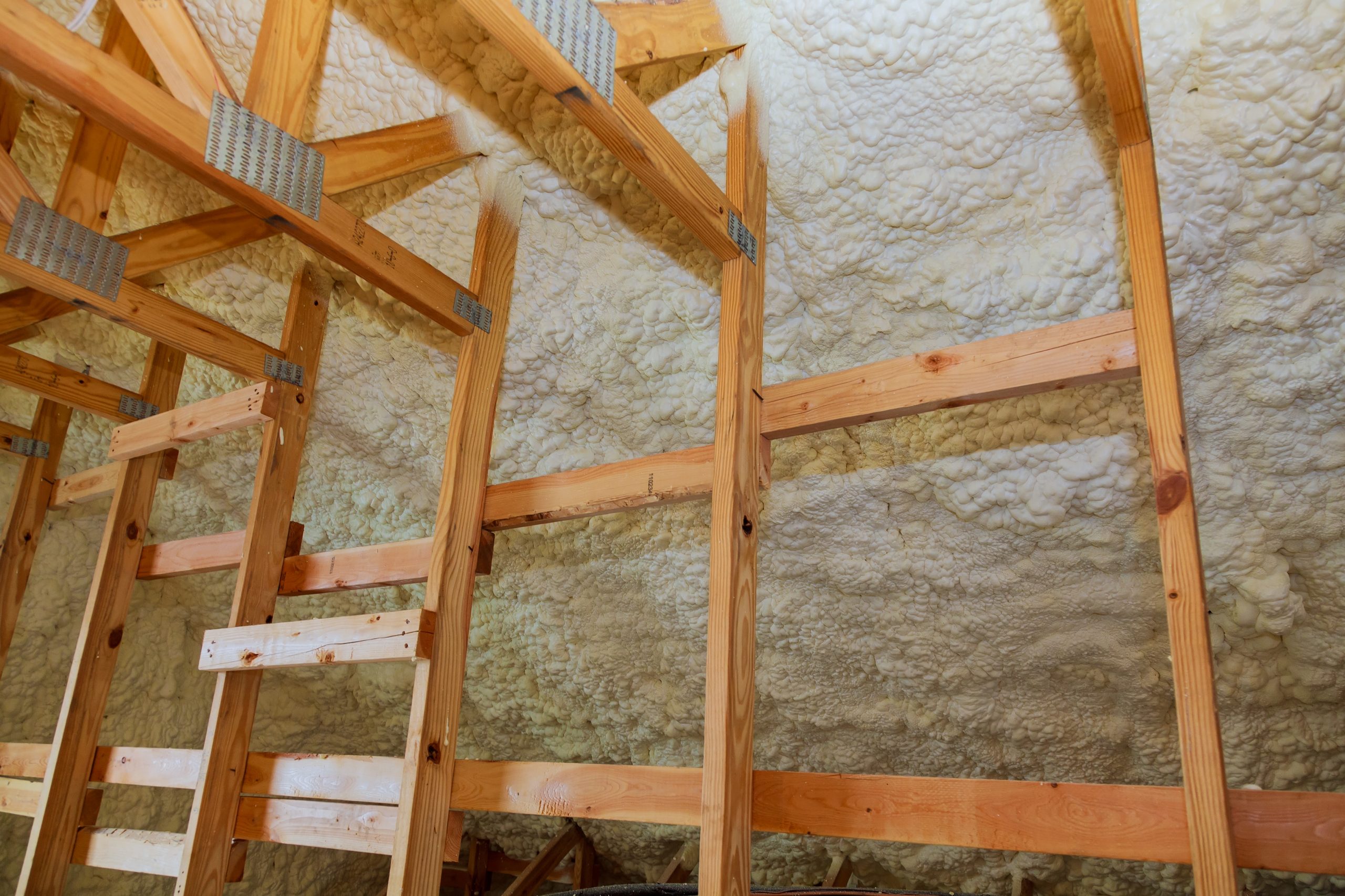 Background polyurethane foam for thermal insulation of walls